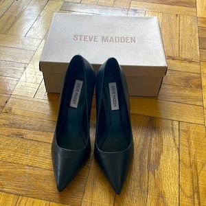 Steve Madden VALA Black Leather Stiletto pumps